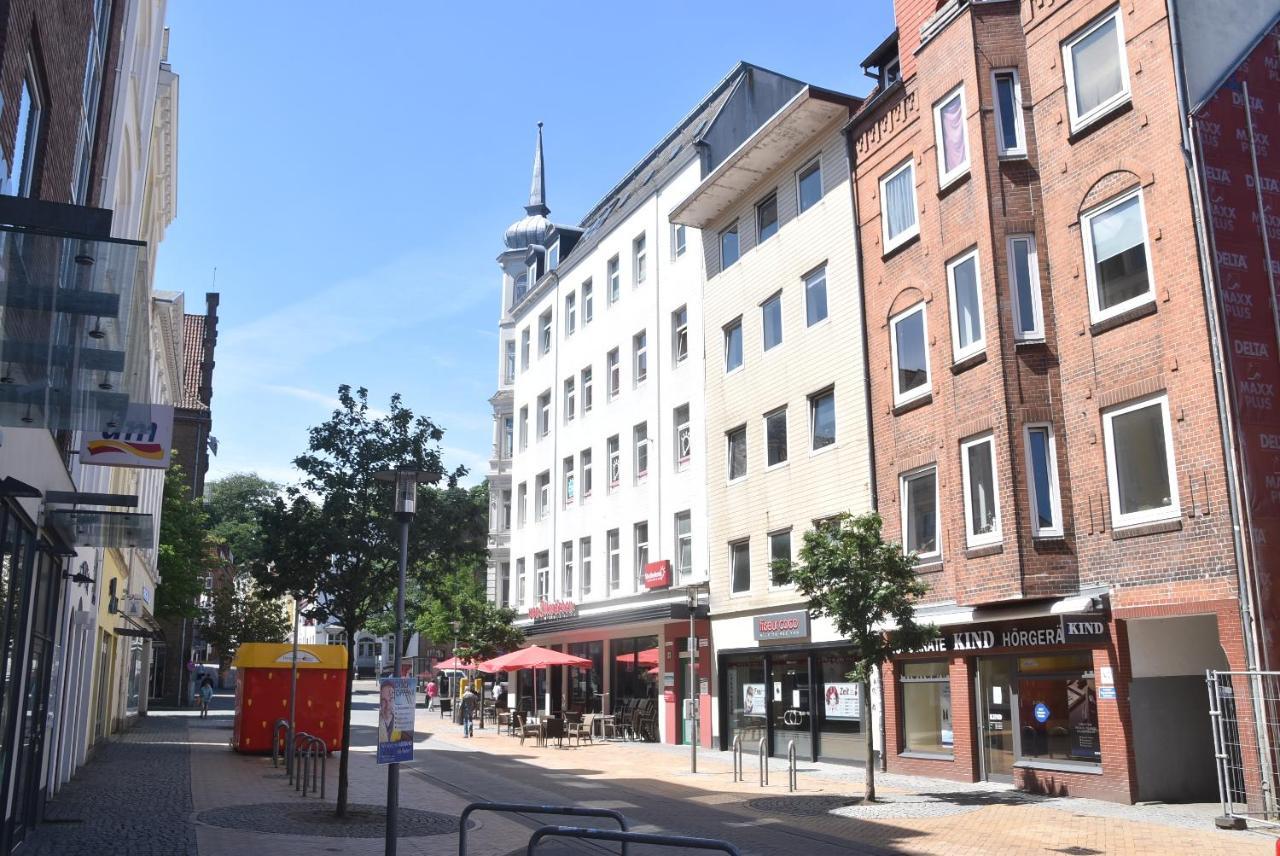 Fewo1846 - An Der Galerie - Komfortables Apartment Im 2 Og Mitten Im Stadtzentrum فلنسبورغ المظهر الخارجي الصورة